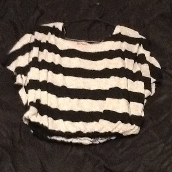 black and gray line shirt