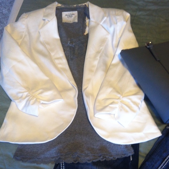 Bundled!! Cropped white blazer with 3/4 sleeves 💞 - Picture 2 of 4