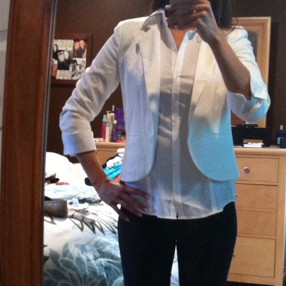 Bundled!! Cropped white blazer with 3/4 sleeves 💞 - Picture 4 of 4