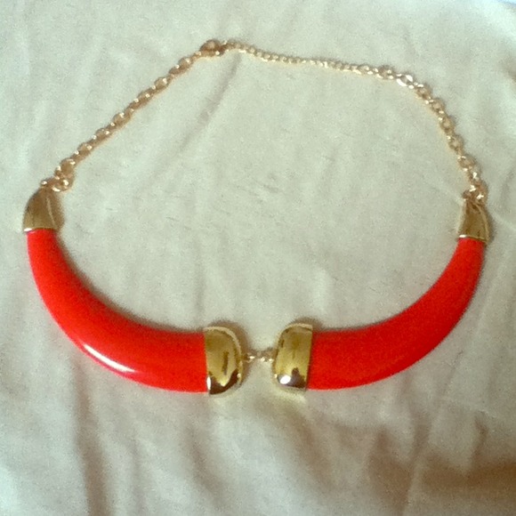 Red/gold costume jewelry necklace