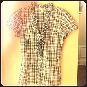 Ann Taylor cap sleeve ruffle button up top