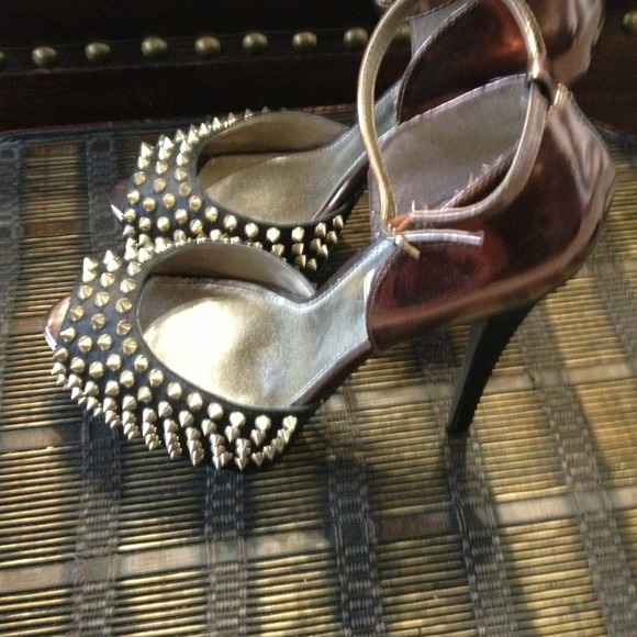 🚫SOLD🚫Steve Madden spiked heel - Picture 2 of 2