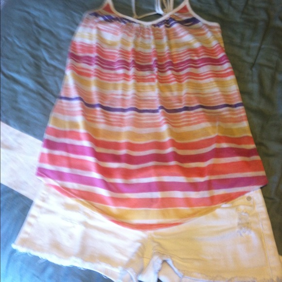 Loose-fitting, colorful, open key-hole back tank