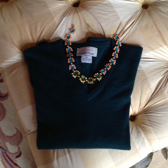 Ballantyne cashmere v neck .