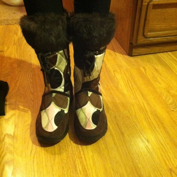 Authentic used coach snow boot!