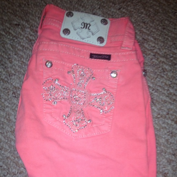 MISS ME BERMUDA SHORTS SIZE 25 PP ONLY!