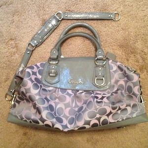 💥💥SOLD💥💥Coach  large Ashley satchel
