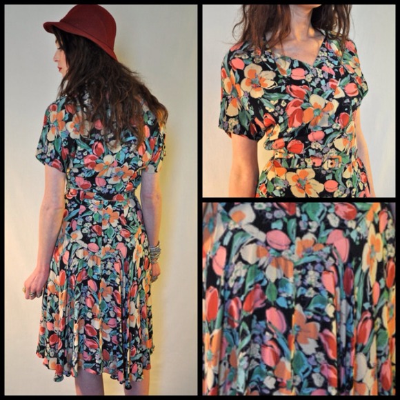 🚫SOLD on etsy🚫vintage Nicole Miller silk dress - Picture 2 of 2