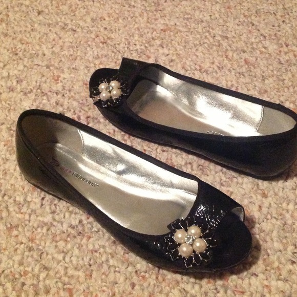 Just fab open toe flats