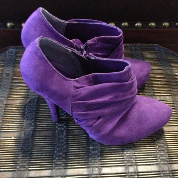 🚫SOLD🚫REDUCED✨Purple platform bootie