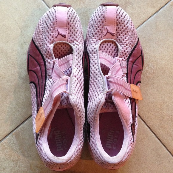 Preloved pink puma shoes