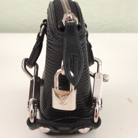 💥SOLD💥 NWT Louis Vuitton Mini Lockit Epi Noir - Picture 2 of 4