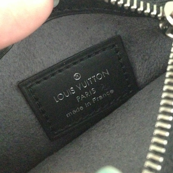 💥SOLD💥 NWT Louis Vuitton Mini Lockit Epi Noir - Picture 3 of 4