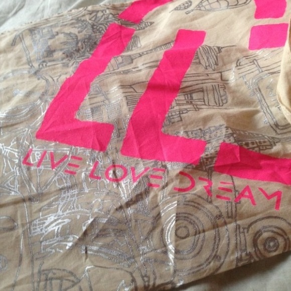 4/$20 Live Love Dream tote - Picture 3 of 3