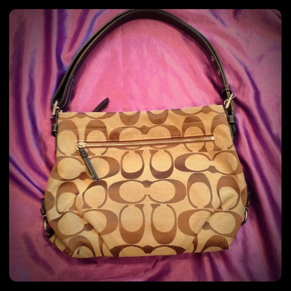 **Price Reduced!!!**Authentic Coach Bag