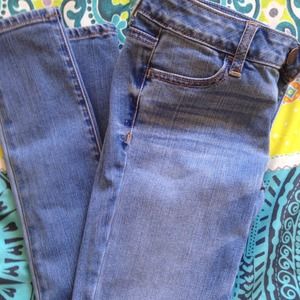American Eagle Jegging Size 2R. Light Wash.