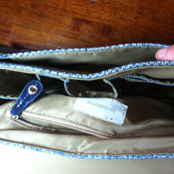 🌺AUTHENTIC  LIZ CLAIBORNE  BAG🌺 make any offer😘 - Picture 4 of 4
