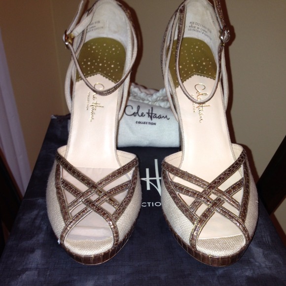 Cole Haan Camilla platform sandal w/ Nike Air sole - Picture 2 of 3