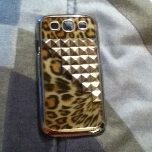 Two Samsung galaxy 3 cases