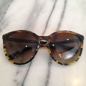 Dior tortoiseshell sunglasses in great shape