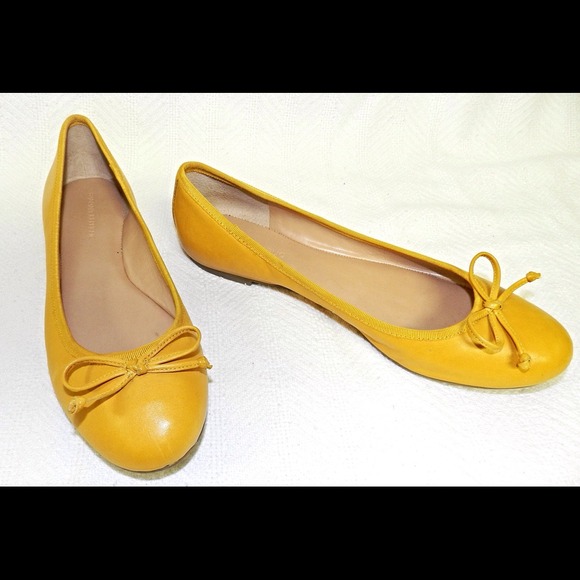 *BUNDLE* Yellow Flats and Yellow Knit Scarf