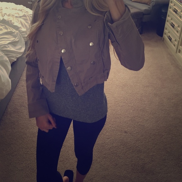 Cute beige jacket. XS-