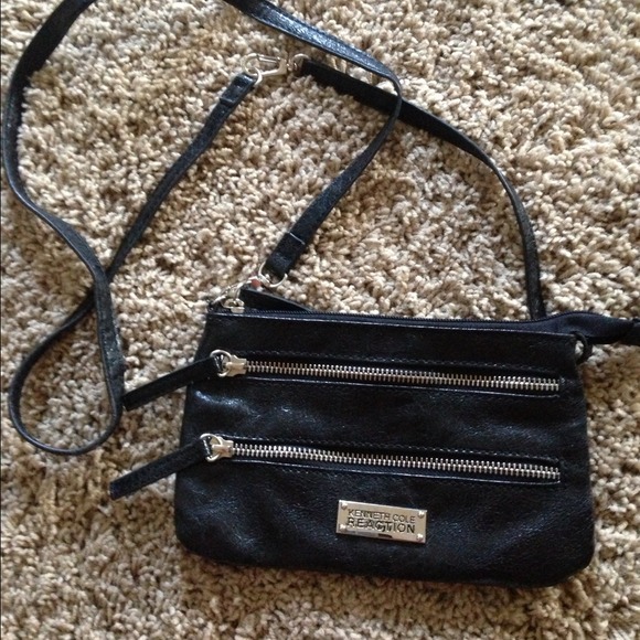 ‼️SOLD‼️Kenneth Cole  cross body
