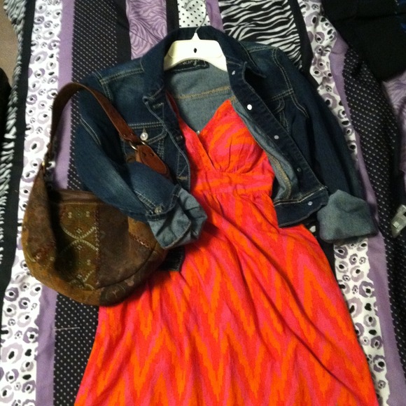 Dark wash denim jacket!