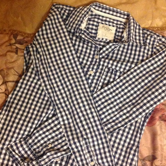 Abercrombie & Fitch Tops - Abercrombie & Fitch plaid shirt