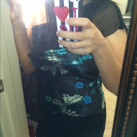 One shoulder top - Picture 4 of 4