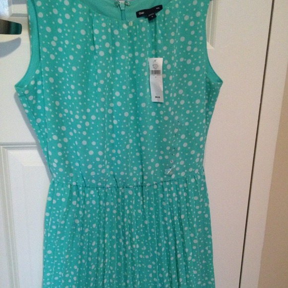 Gap dress NEW! Size 4 - Picture 2 of 4