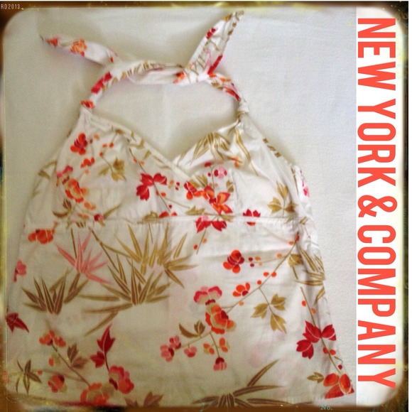 ❌❌SOLD❌❌Shorts & halter bundle - Picture 2 of 4