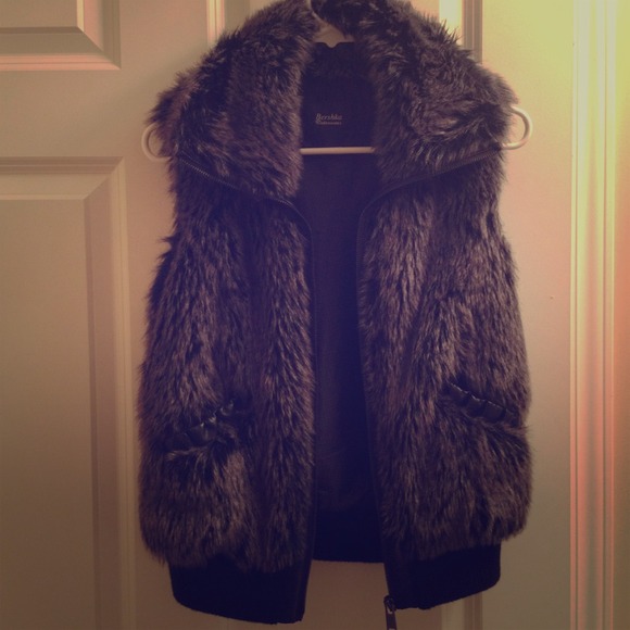 Hold ❤Bershka faux fur vest and patent leather