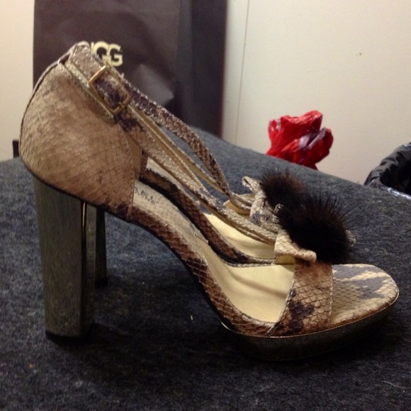 ❤ MK Snakeskin Heels ❤ - Picture 2 of 4