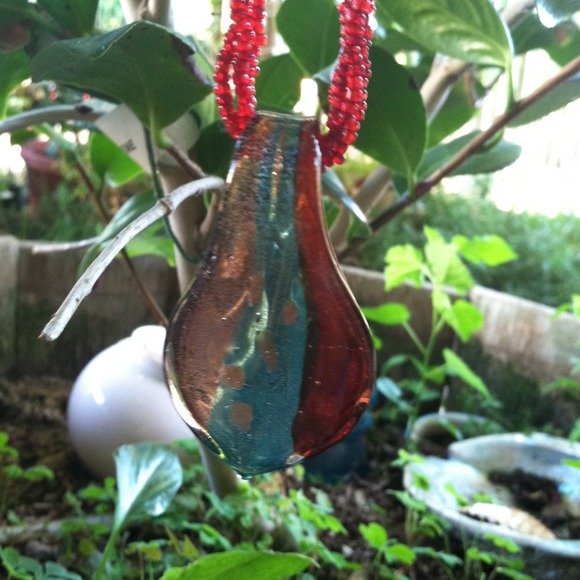 Beaded chain neckless with glass pendant - Picture 2 of 4