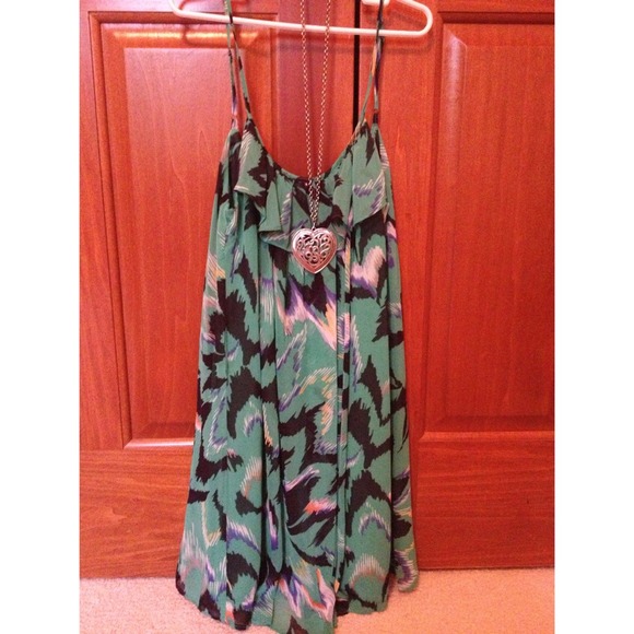 ❌❌TRADED❌❌NWOT green dress