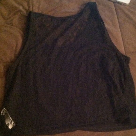 Cute top , - Picture 2 of 2