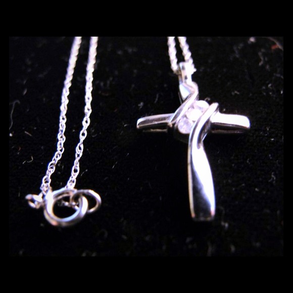 Jewelry - *REDUCED* 10k and diamond necklace!