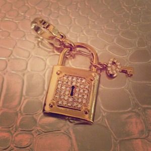 JUICY COUTURE LOCK AND KEY CHARM