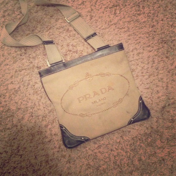 Prada messenger purse