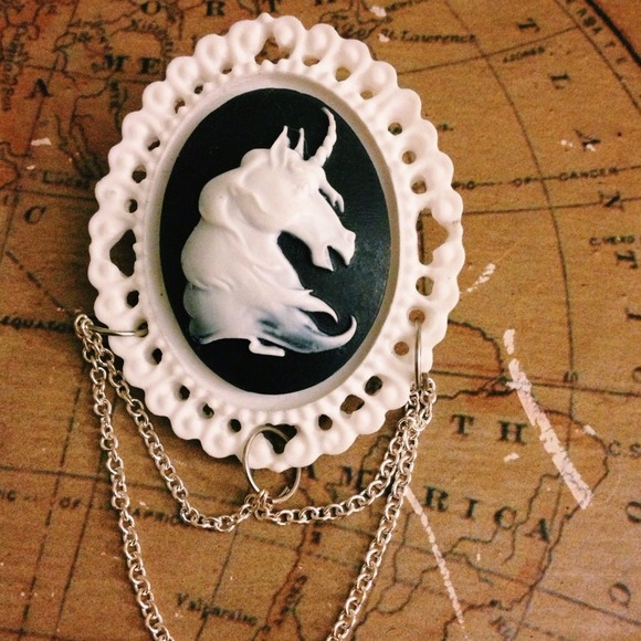 Goth Pastel Broach