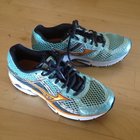 Mizuno running shoes