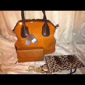 Cute woven style handbag and wallet!