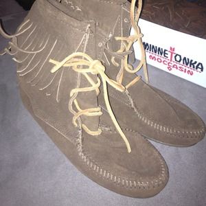 Minnetonka boots, Never Worn