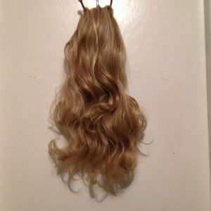 Hair extension clip one piece by Jessica Simpson
