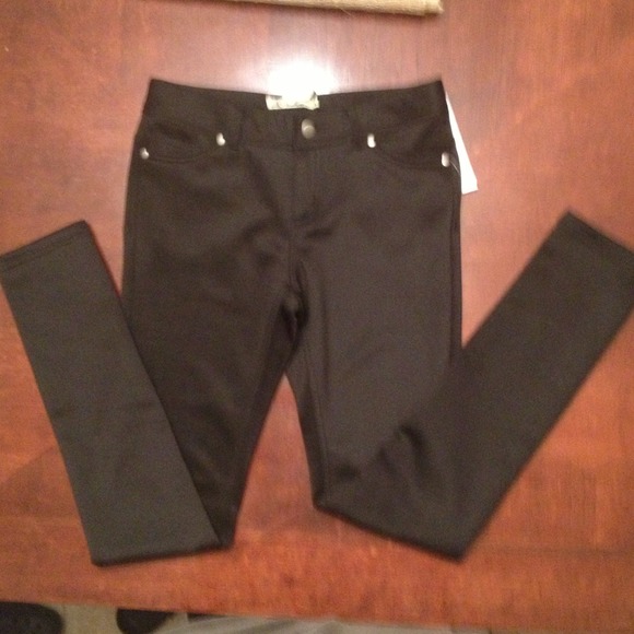 Knit Leggings. - Picture 2 of 3