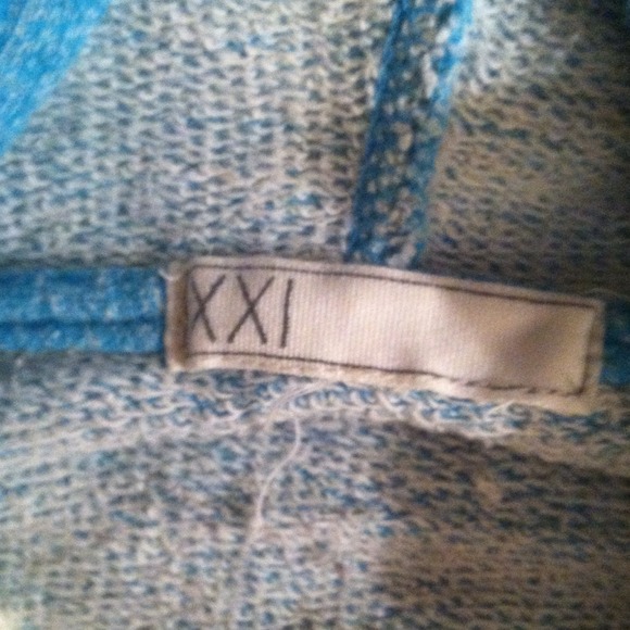 Sweatshirt - Picture 2 of 2