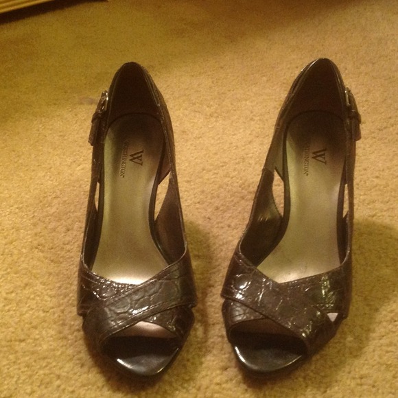 Just Reduced!!!   Brown Faux Croc Peep Toe Pumps - Picture 1 of 4