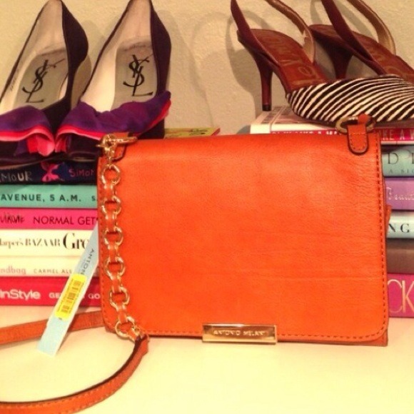 Tan Leather Crossbody/Shoulder Bag
