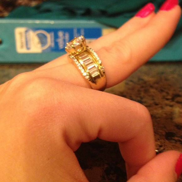 Diamond ring - Picture 2 of 4